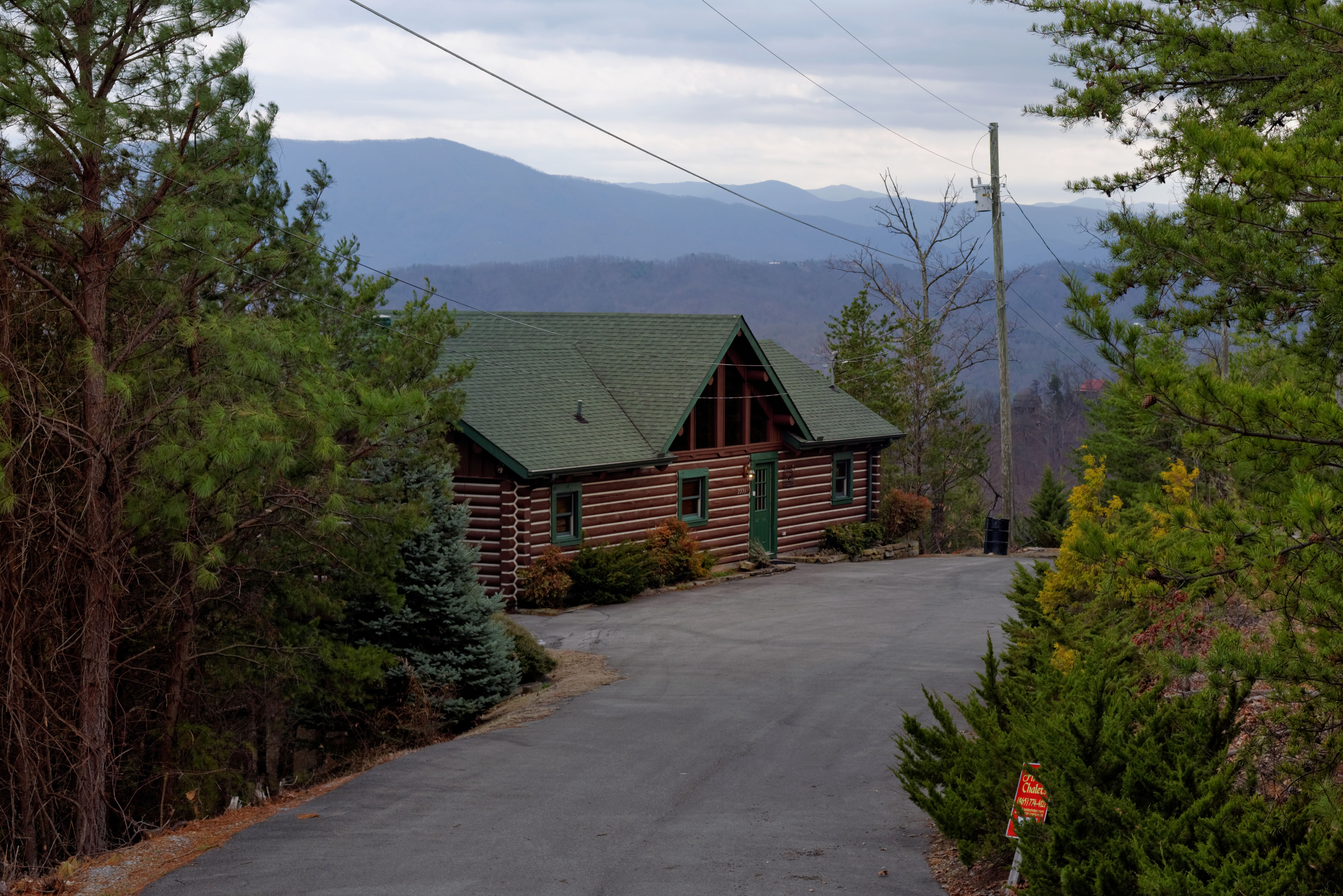 Pigeon Forge Cabin Outdoor Cabin Shot